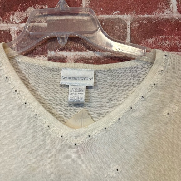 Worthington Cream Short Sleeve V-Neck Top - Picture 3 of 5